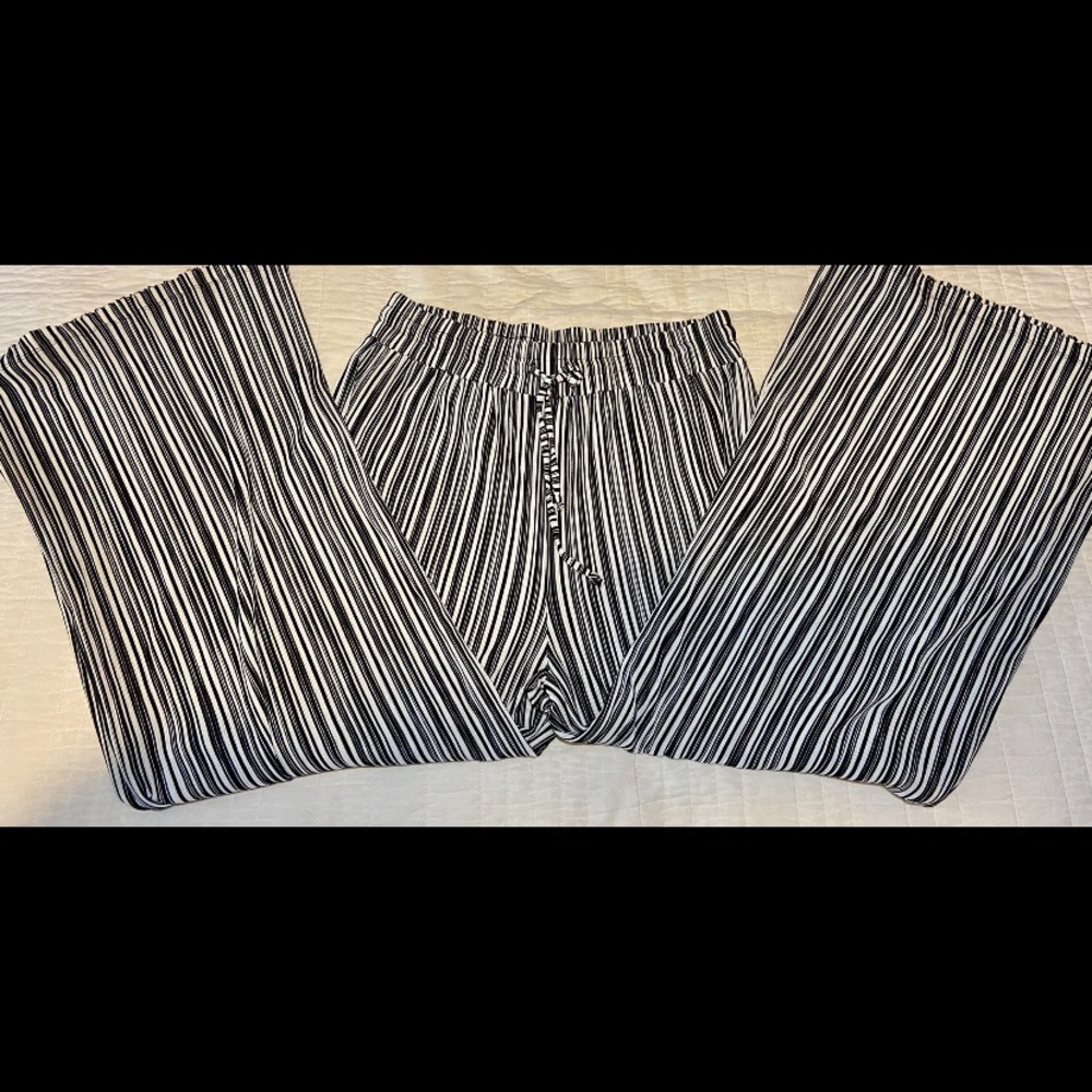 Straight leg/bootcut cloth pants